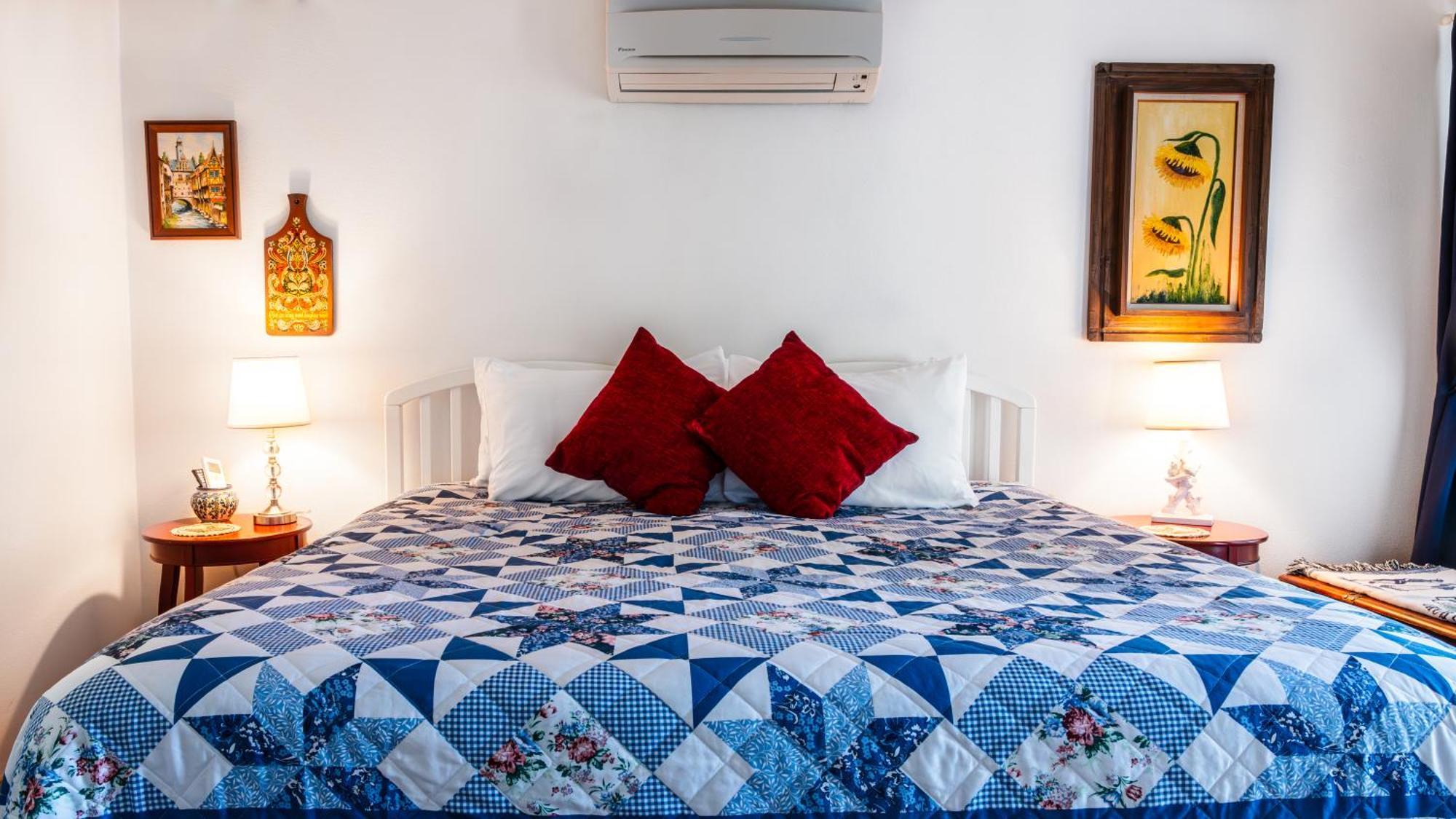 Red Horse Bed & Breakfast