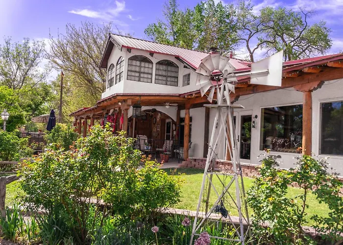 Red Horse Bed And Breakfast